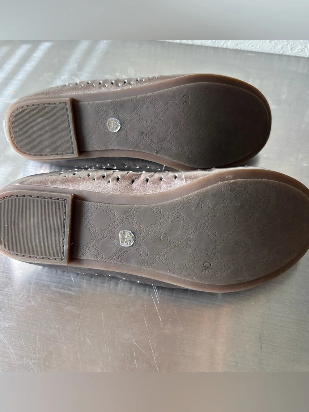Vionic Surin Metallic Silver Perforated Leather Ballet Flats✨